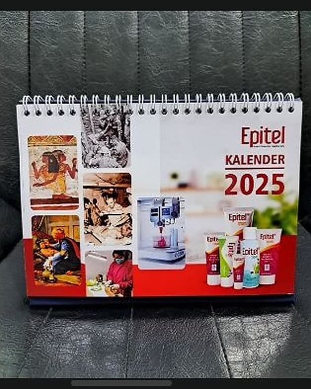 Kalender Duduk/Meja — foto 2 dari 4